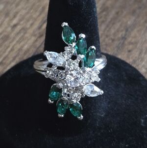 VTG Uncas Faux Diamond Emerald Silver Tone Band 18k HGE Stamped Statement Ring